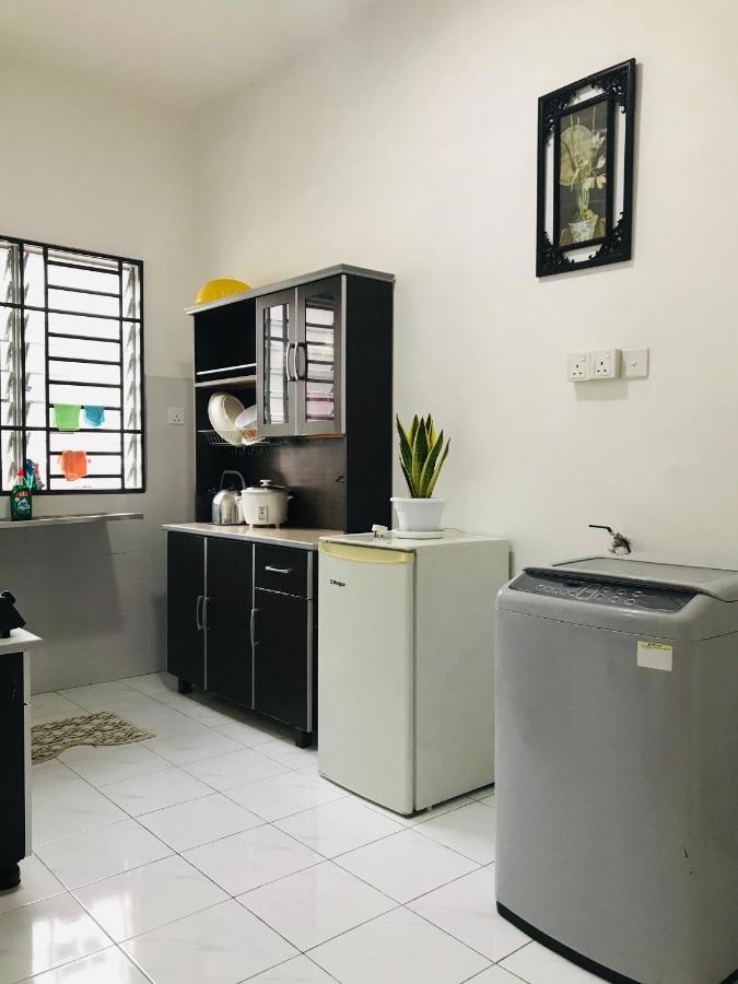 Alyn Home Batu Pahat II Wifi Coway Mohd Noor エクステリア 写真
